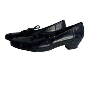Vintage 60s Johansen Leather Kitten Heels 5A Navy Blue Snake Toe Lace Up